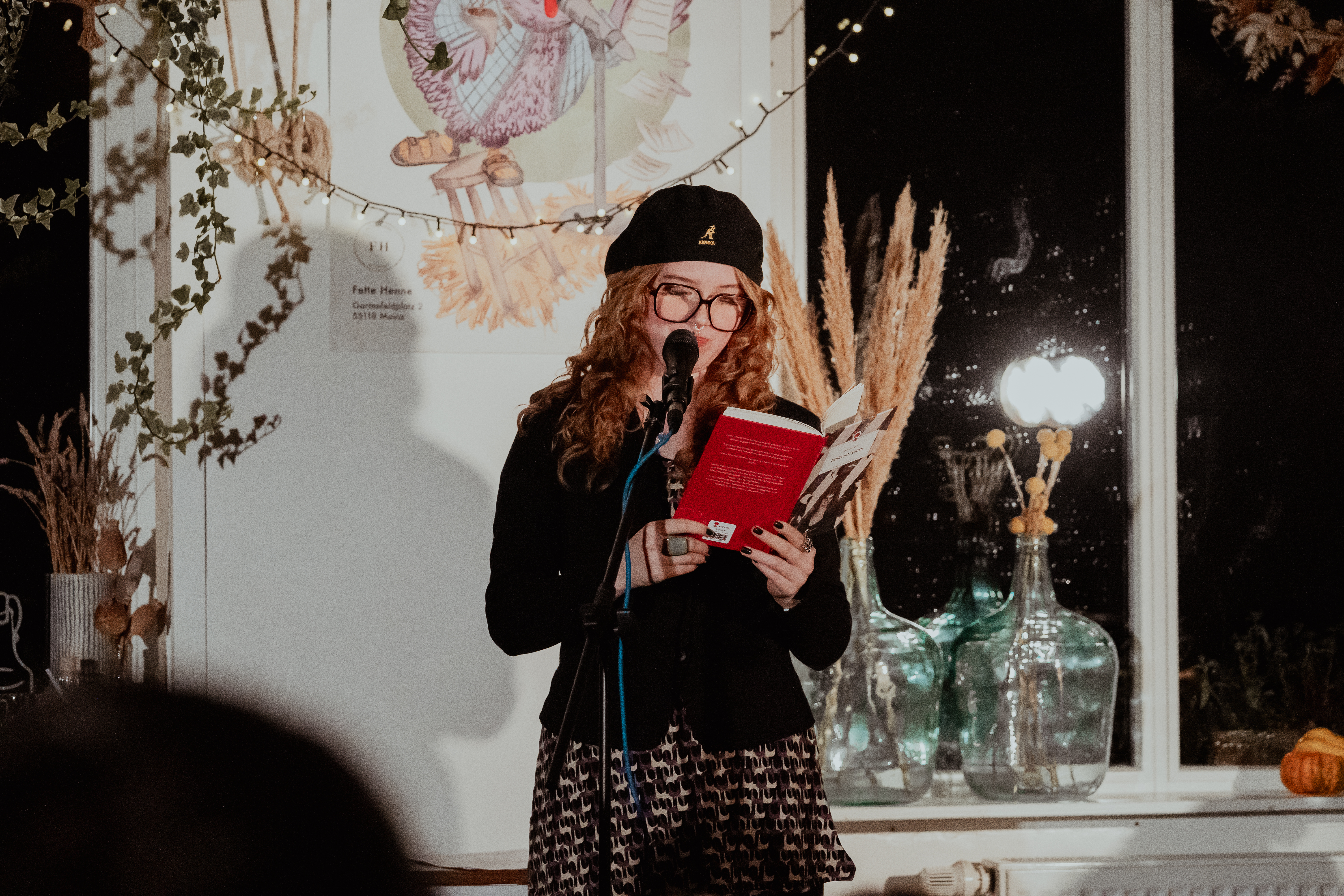 Caro Leukroth bei einer Lesung im Literaturhaus Berlin, 2023